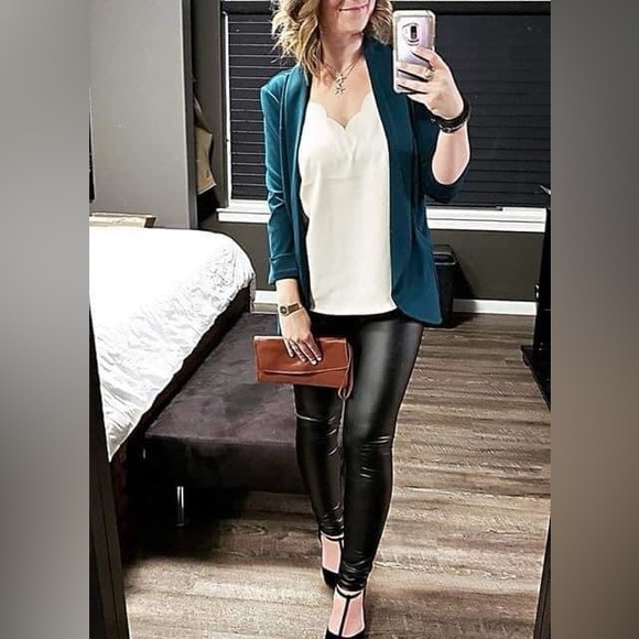 Black Pleather Leggings Size M, New with Tags - Picture 4 of 8